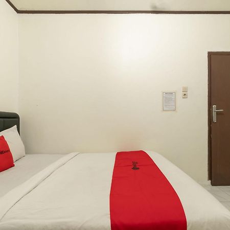 Reddoorz Near Pondok Indah Water Park Jakarta Exterior photo