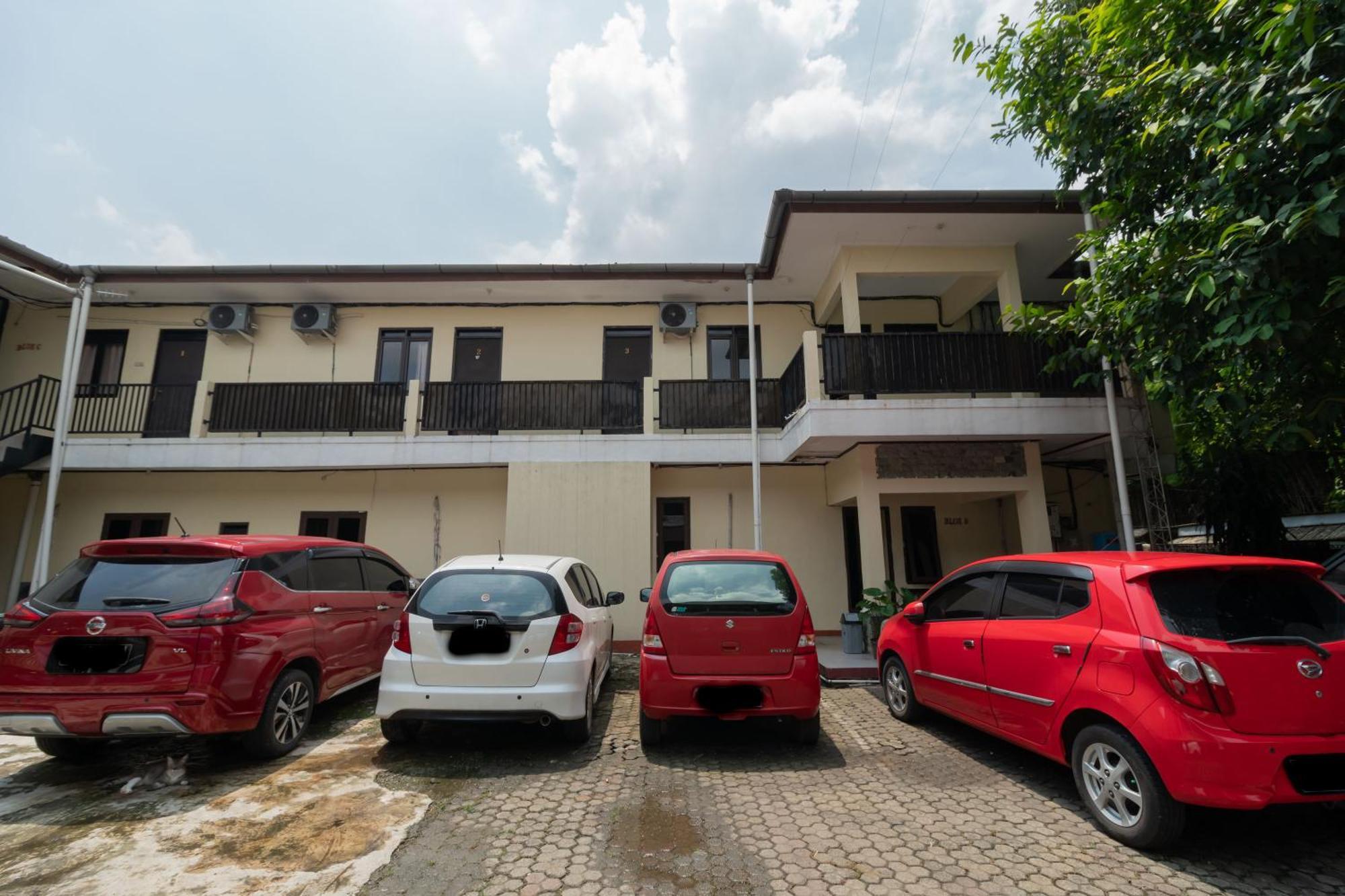 Reddoorz Near Pondok Indah Water Park Jakarta Exterior photo